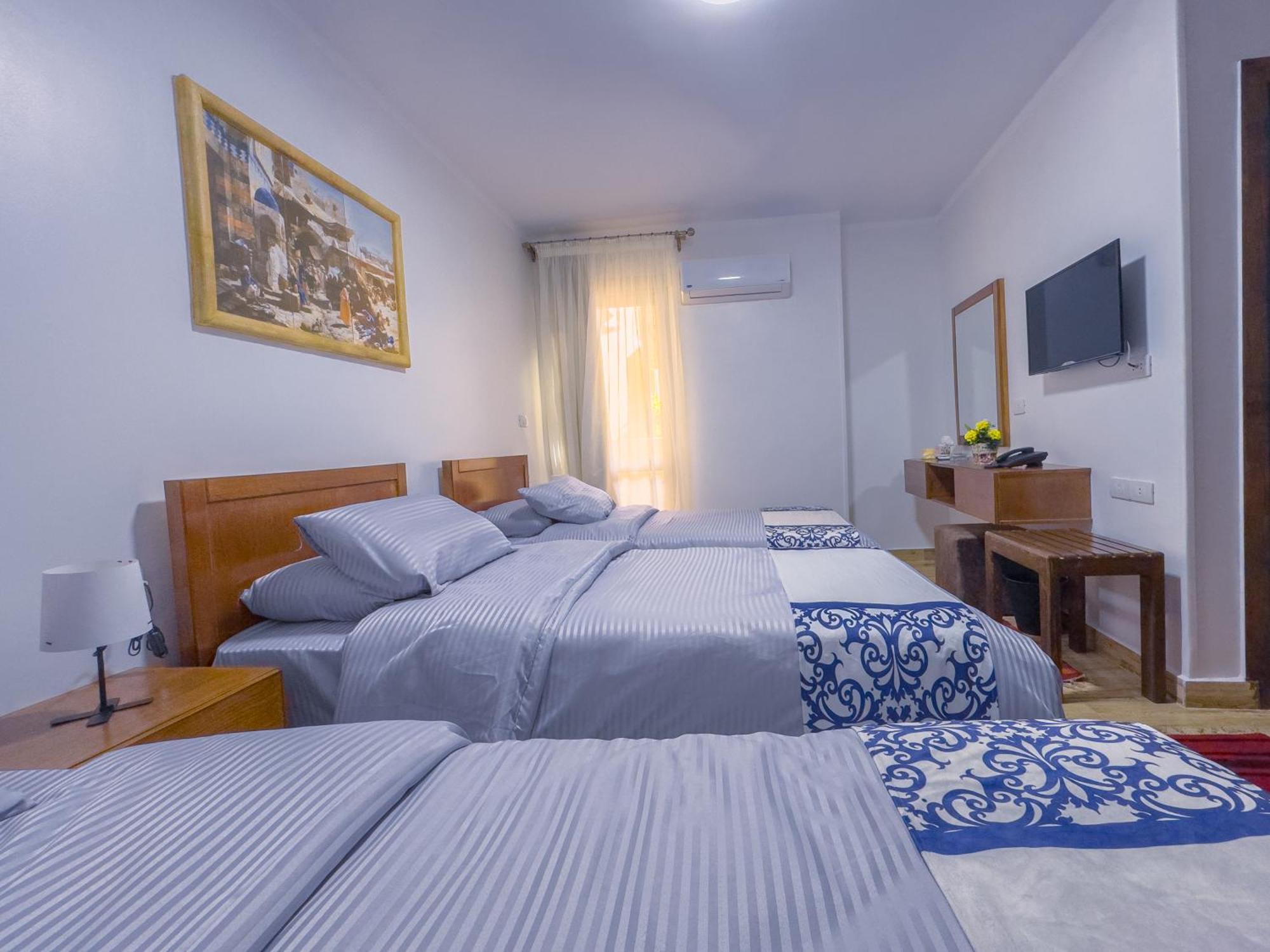 Royal Crown Hotel Giza Pyramids View Kafrat al Jabal Экстерьер фото
