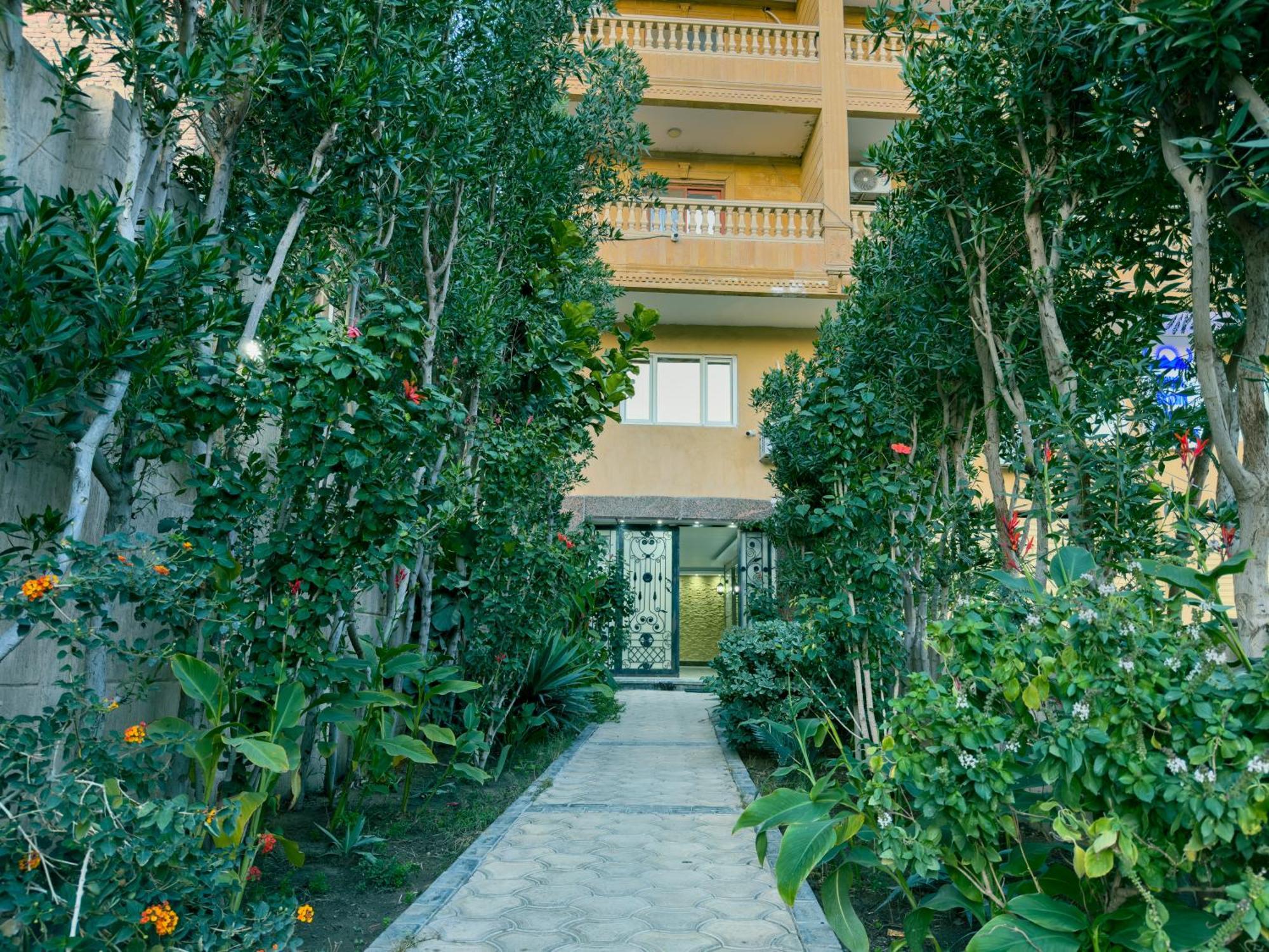 Royal Crown Hotel Giza Pyramids View Kafrat al Jabal Экстерьер фото