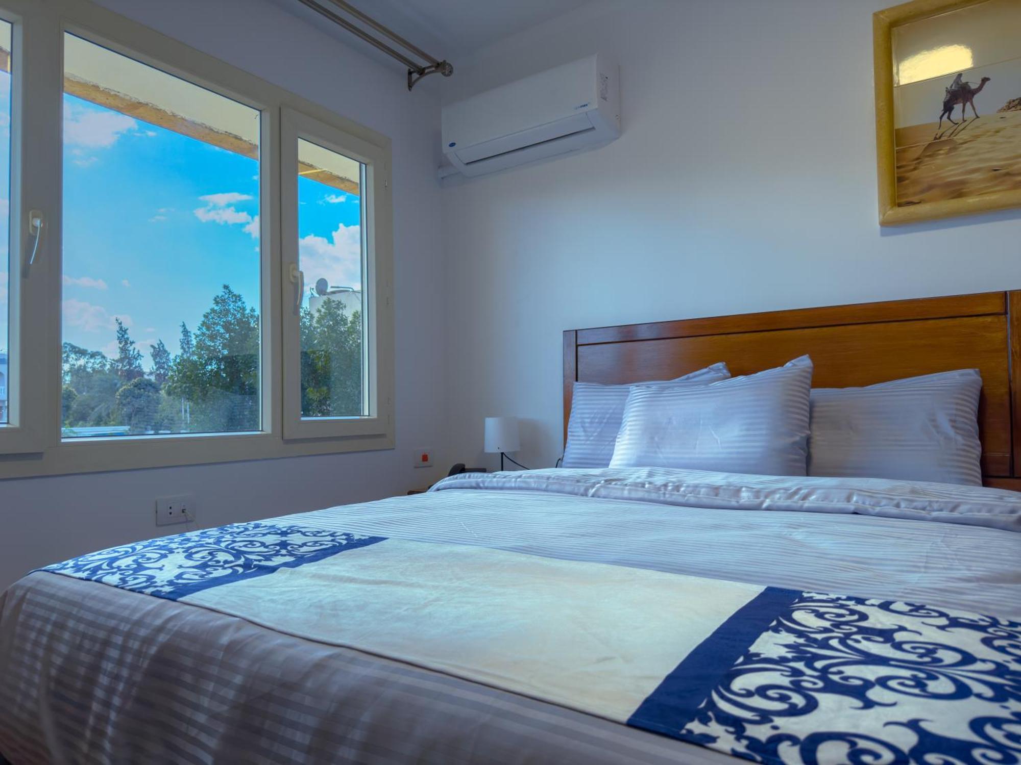 Royal Crown Hotel Giza Pyramids View Kafrat al Jabal Экстерьер фото